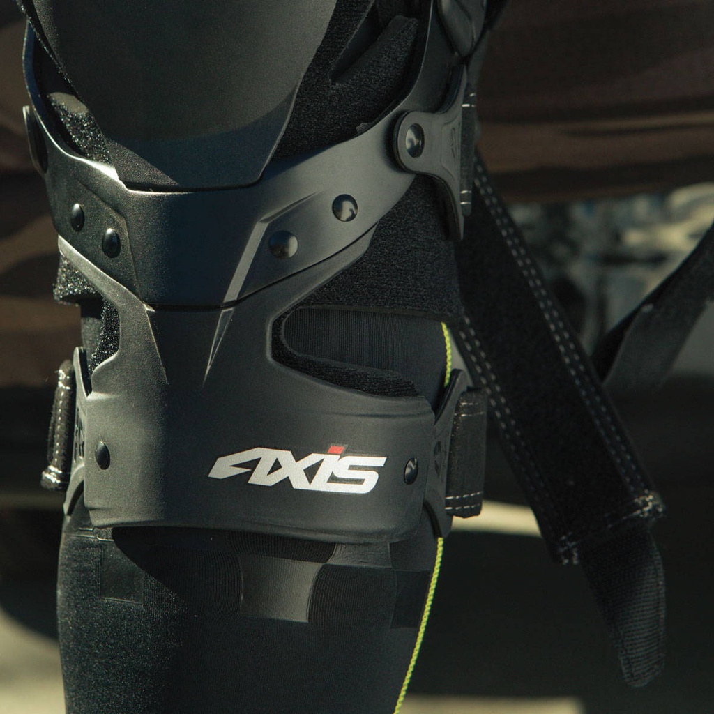 EVS Axis Sport Knee Brace Pair